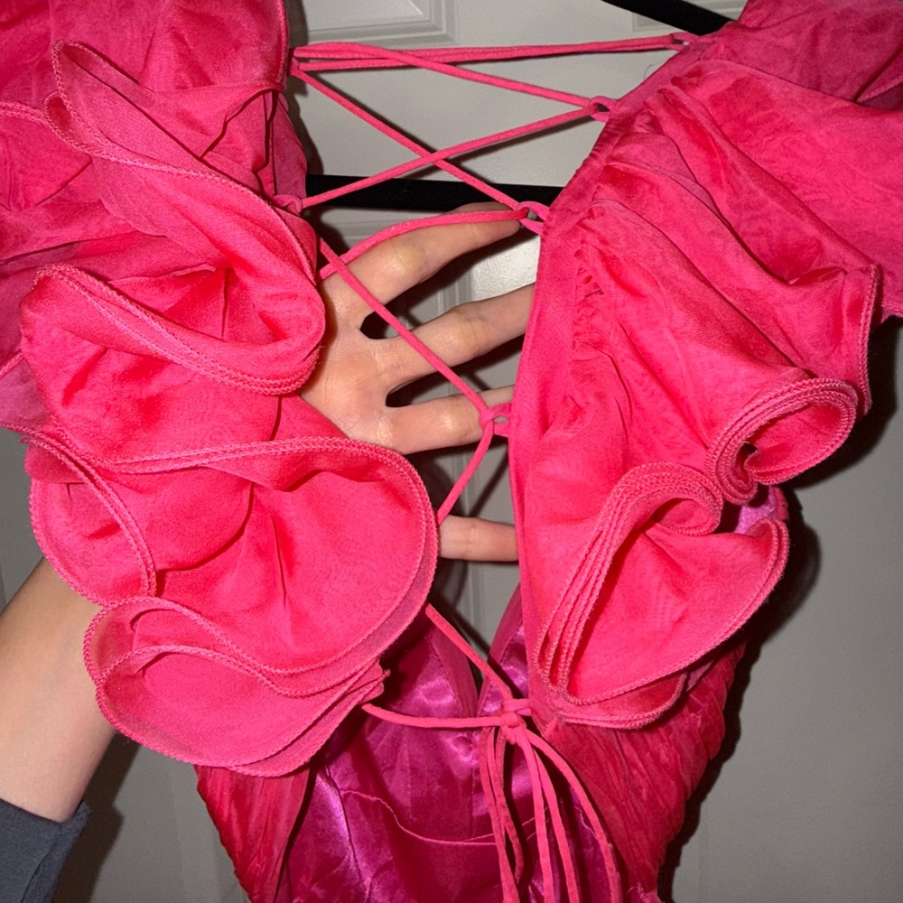 MAC DUGGAL HOT PINK RUFFLE DRESS - Picture 8 of 10